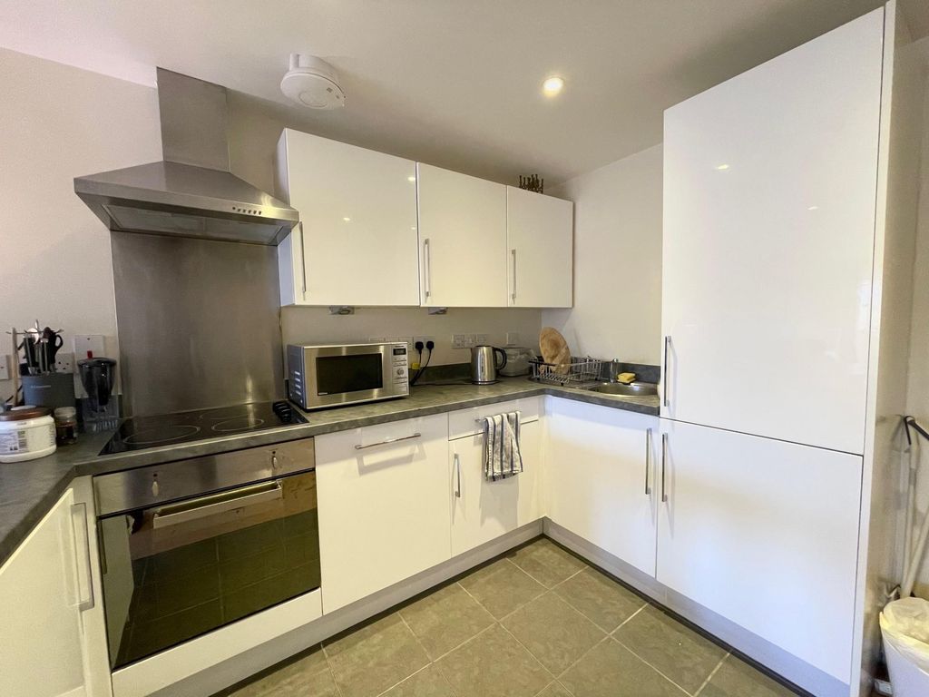 Property photo 1 of 9 Kitchen
