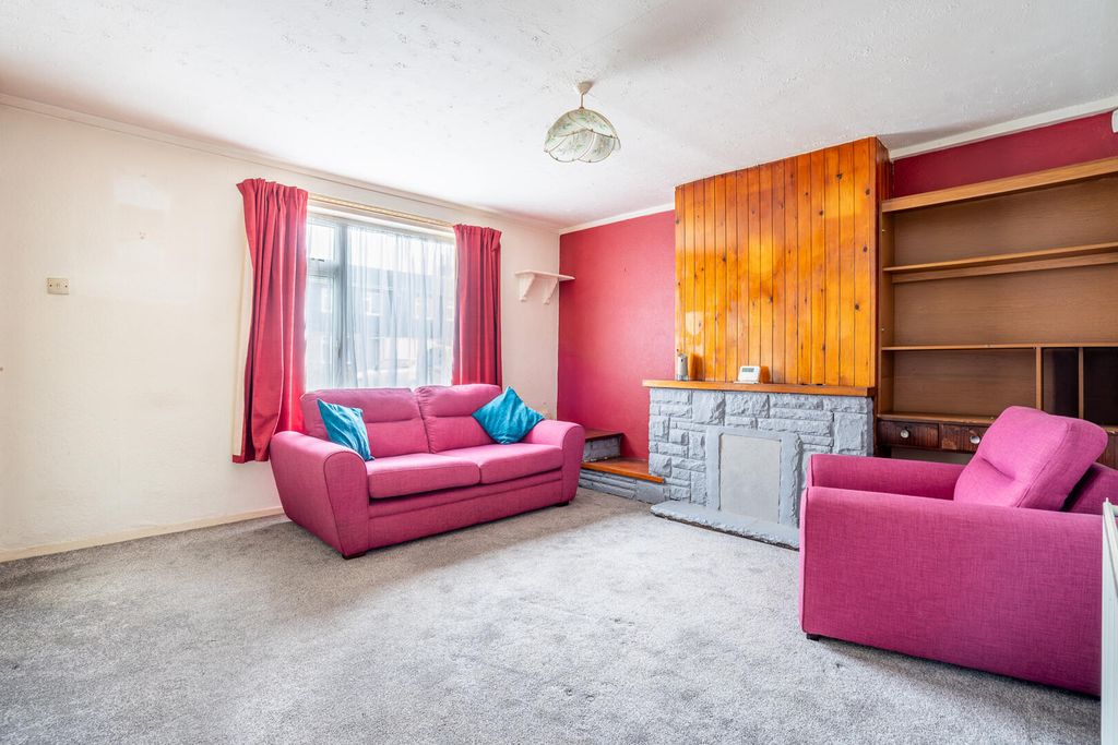 Property photo 2 of 12 Living Room