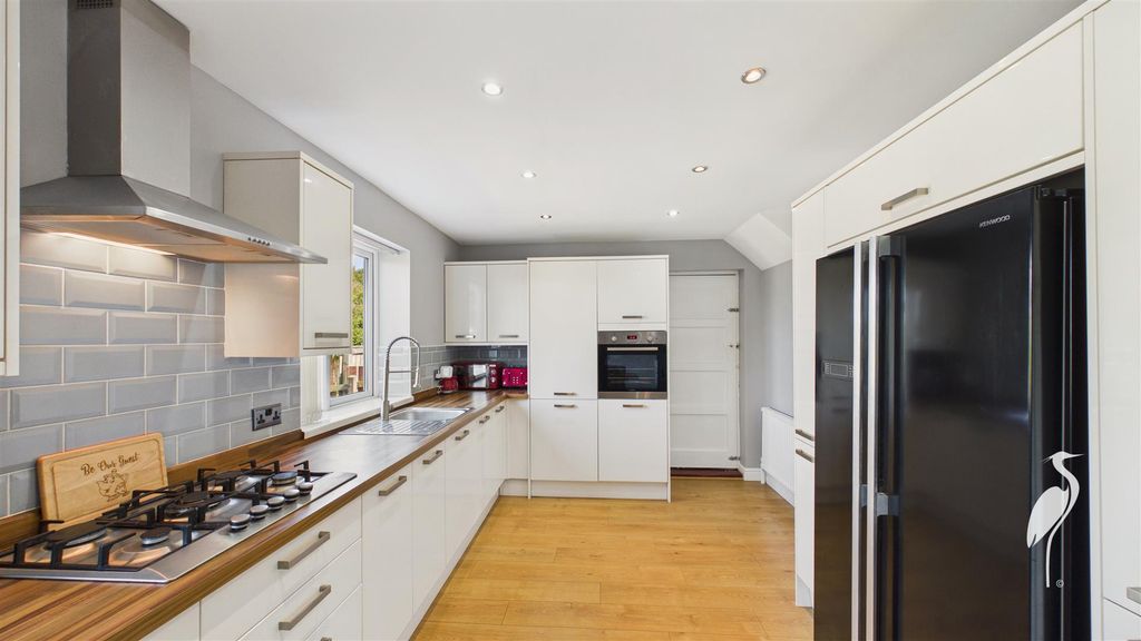 Property photo 3 of 24 Kitchen/Diner