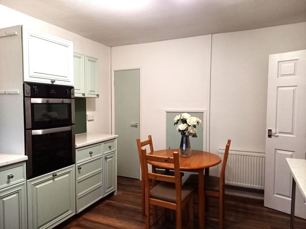 Property photo 3 of 11 Gallery