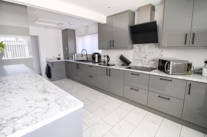 Property photo 3 of 14 Kitchen