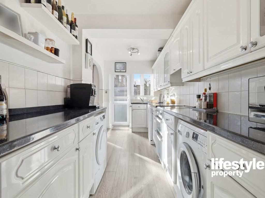 Property photo 3 of 15 Kitchen 2