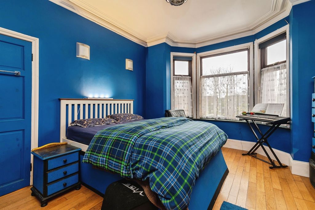 Property photo 3 of 18