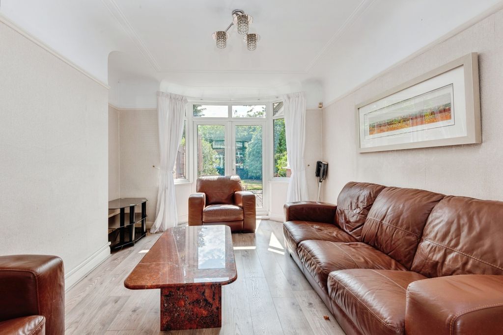 Property photo 3 of 20 Pbox-Img.Jpg