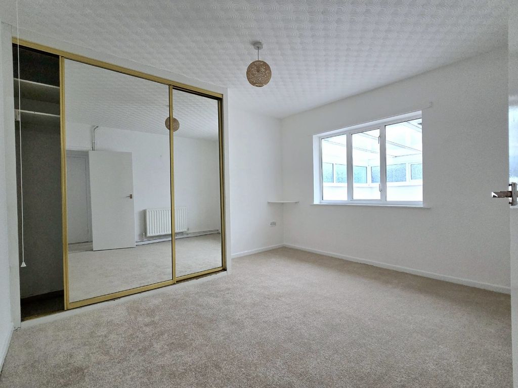 Property photo 3 of 29 4051477