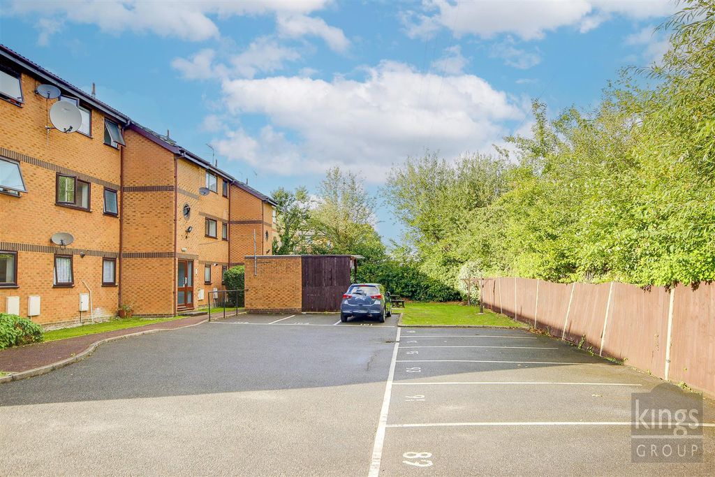 Property photo 2 of 11