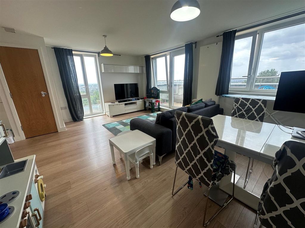 Property photo 3 of 17 9.Jpg