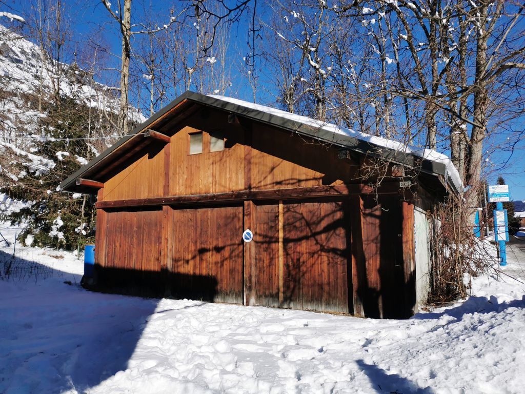 Property photo 2 of 3