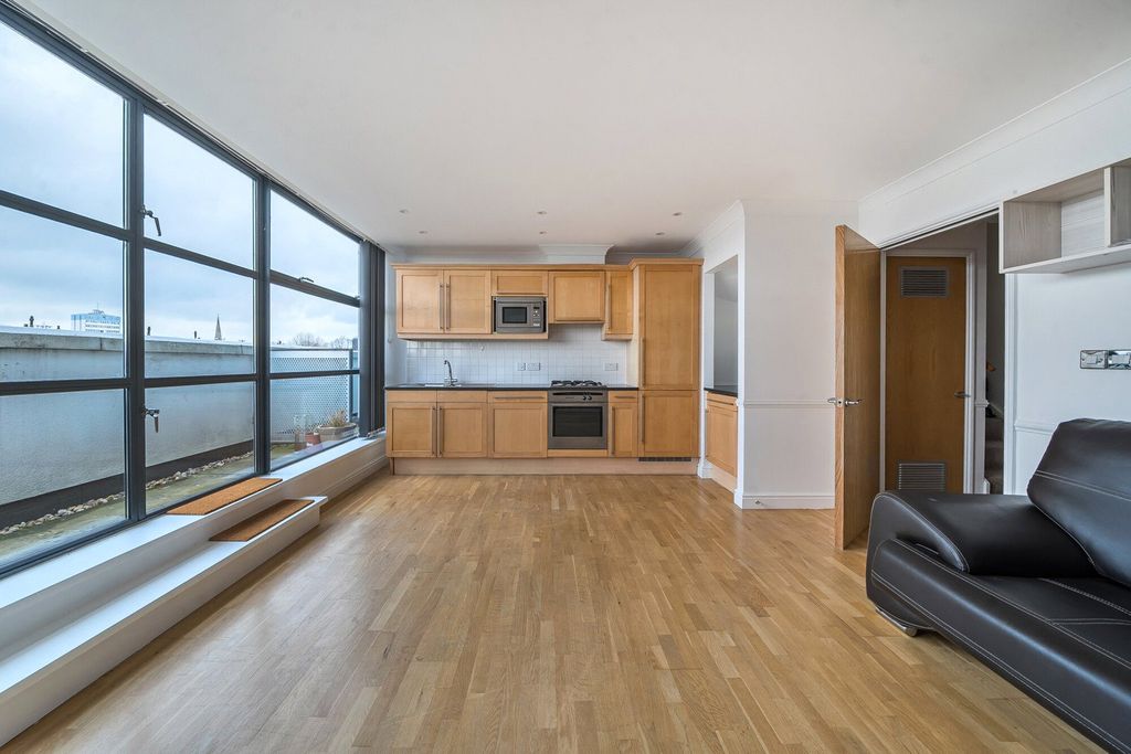 Property photo 1 of 18 Picture No. 01