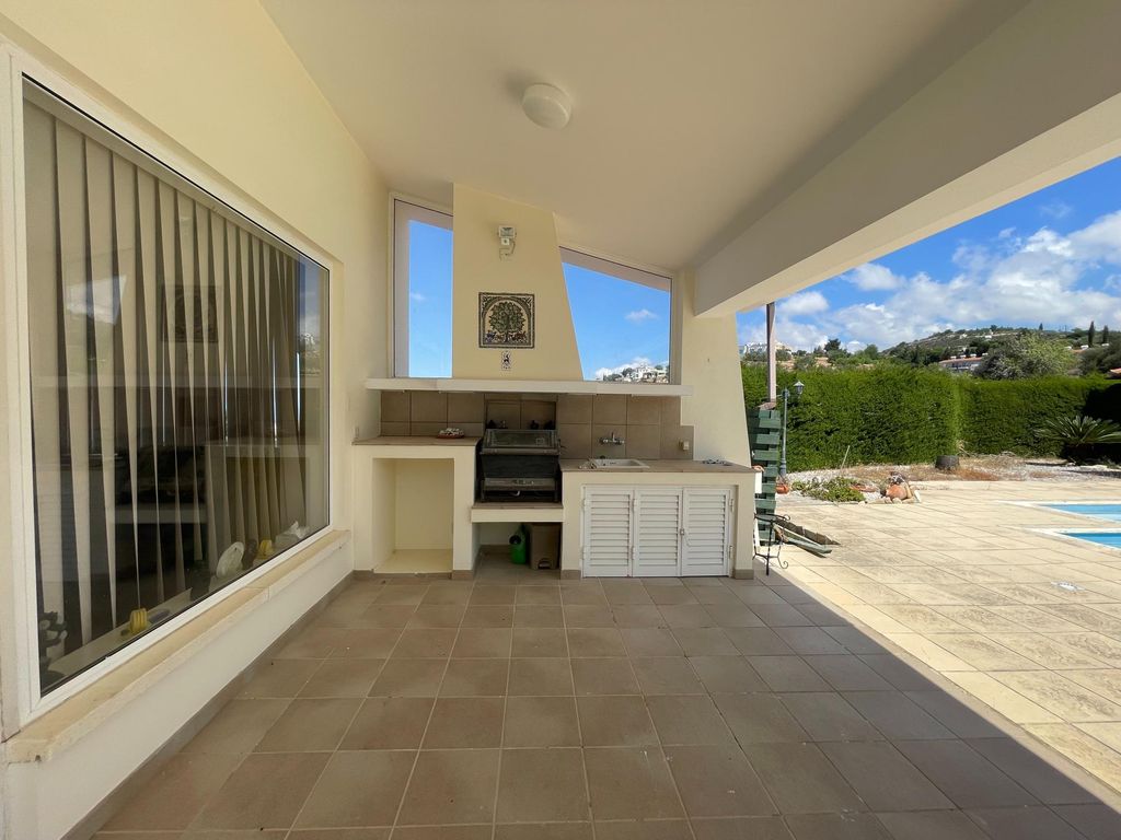 Property photo 2 of 45