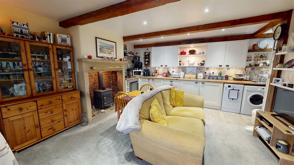 Property photo 2 of 14 Dining Lounge