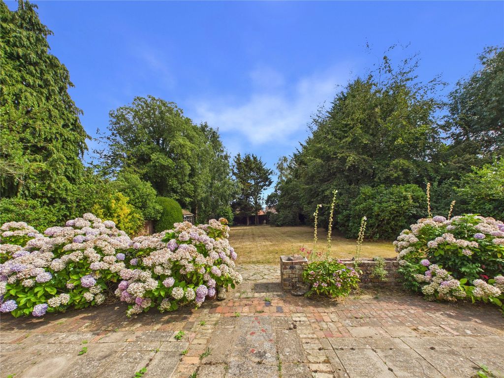 Property photo 2 of 16 Picture No. 02