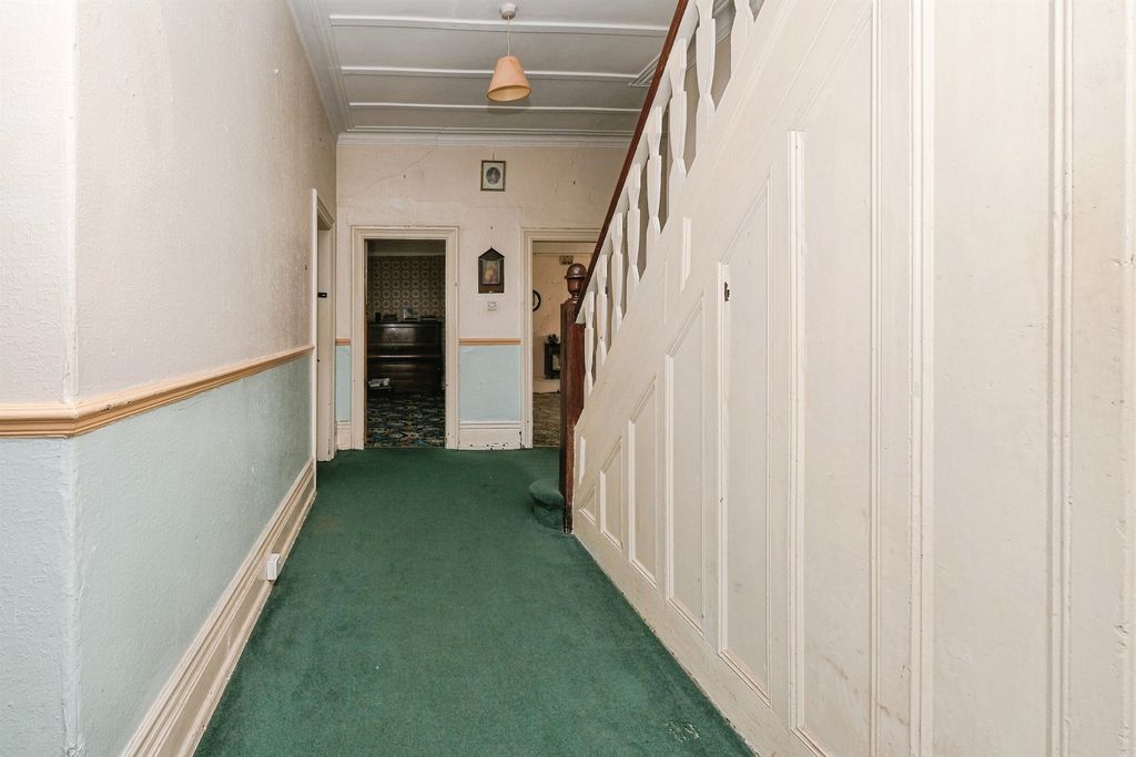 Property photo 3 of 20