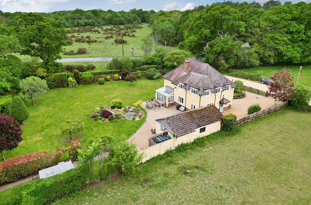 Property photo 3 of 19