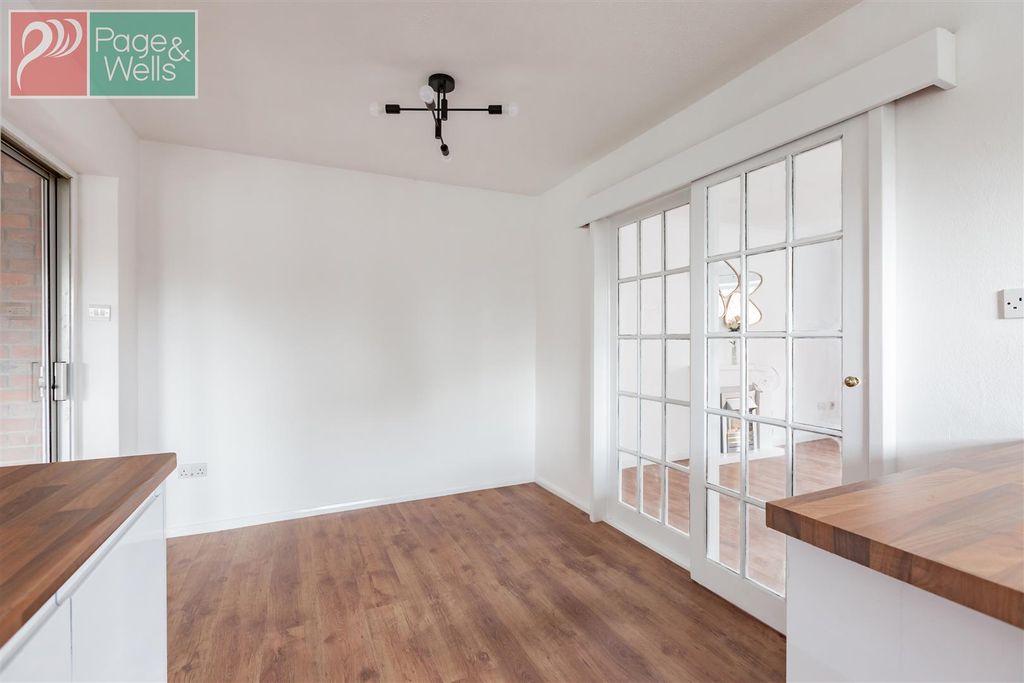 Property photo 3 of 20 Diner