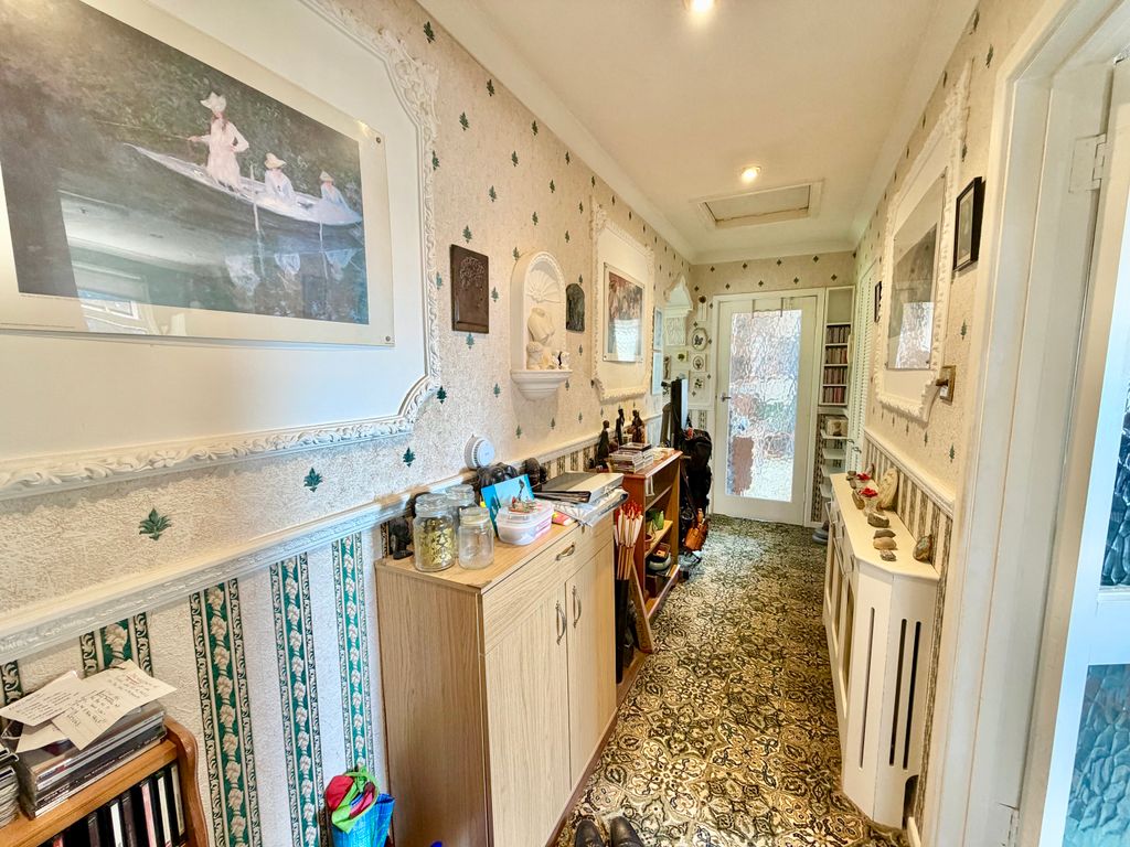 Property photo 3 of 14 Img_3329