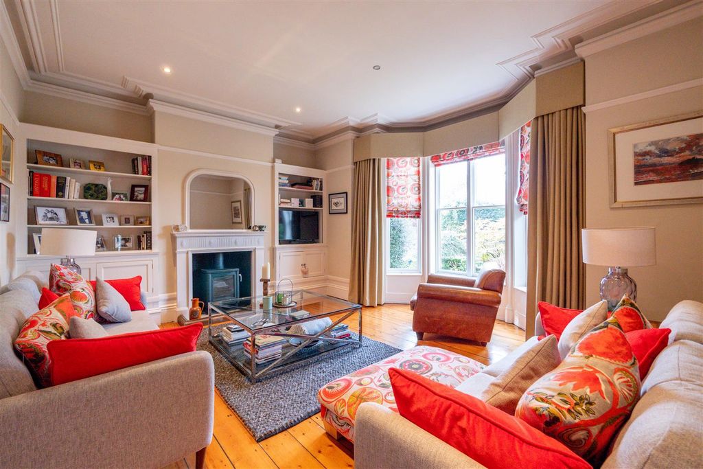 Property photo 2 of 49 Image 2