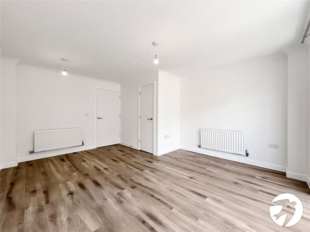 Property photo 2 of 13 Picture No. 06