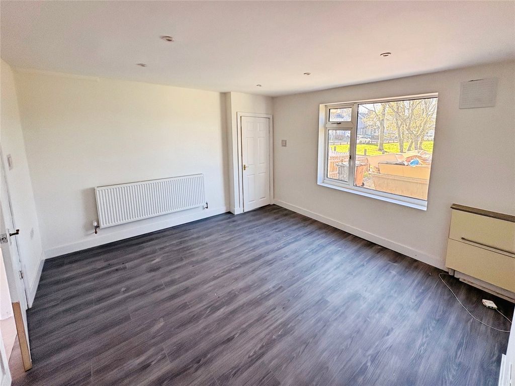 Property photo 2 of 12 Living Room