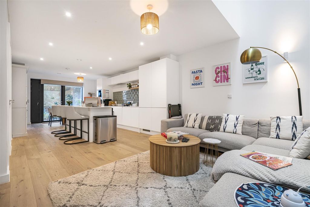 Property photo 3 of 34 3_64161.Jpg