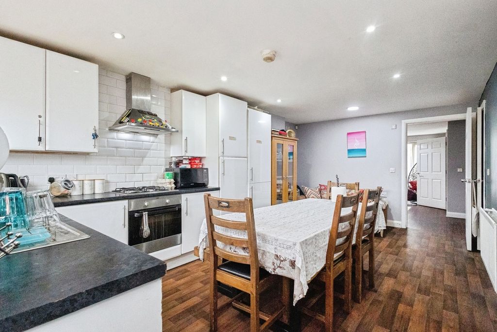 Property photo 2 of 19 Pbox-Img.Jpg