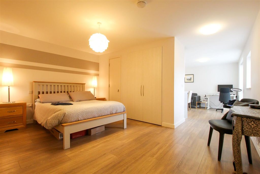 Property photo 2 of 8 Img_2827.Jpg