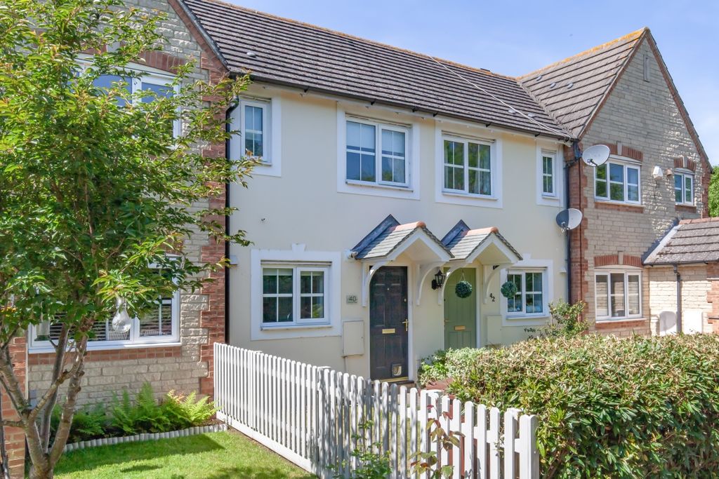 Property photo 1 of 7 92943