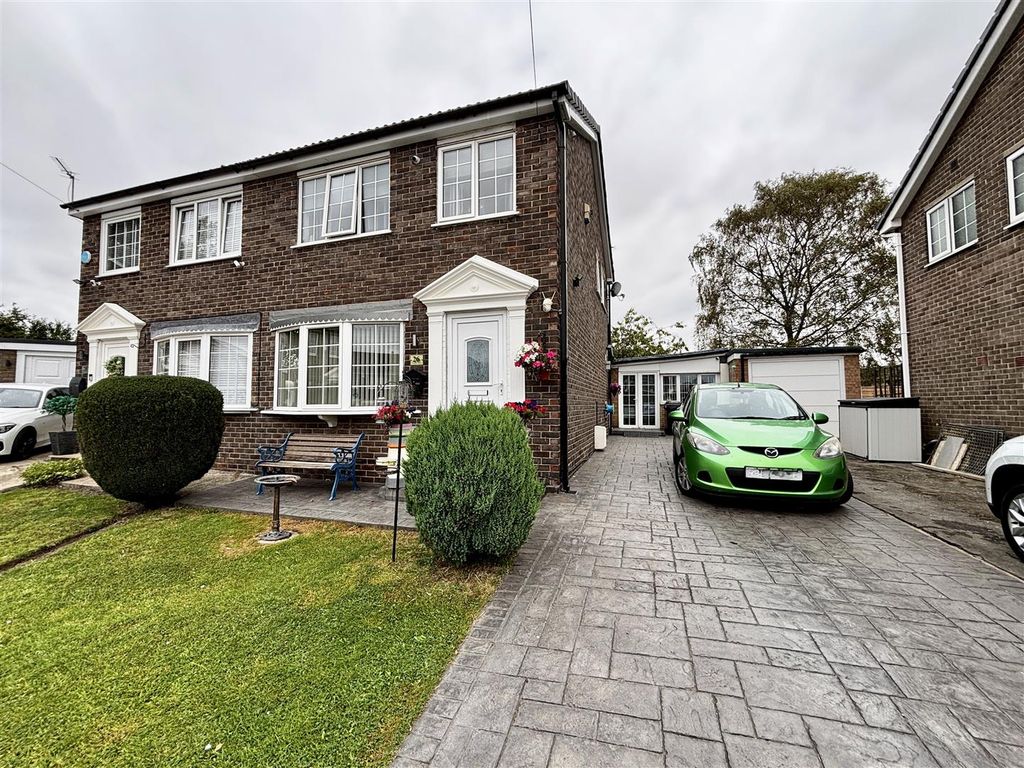 Property photo 1 of 18