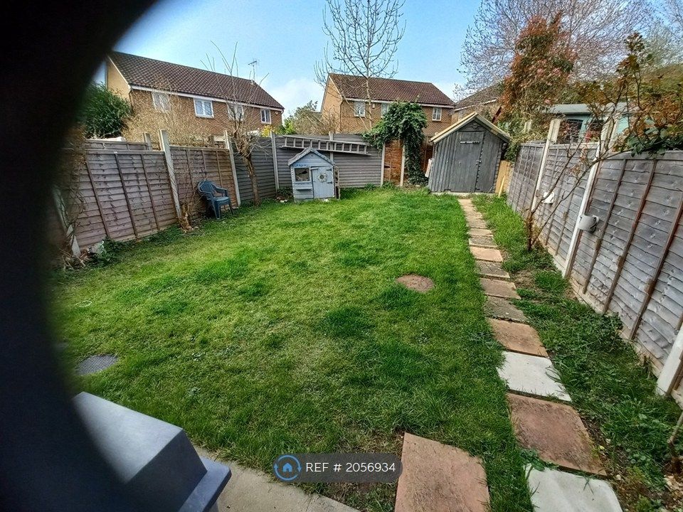 Property photo 2 of 35