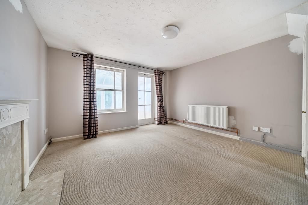 Property photo 2 of 18 Living Room