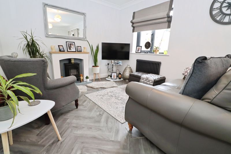 Property photo 3 of 24 Oakmead Road