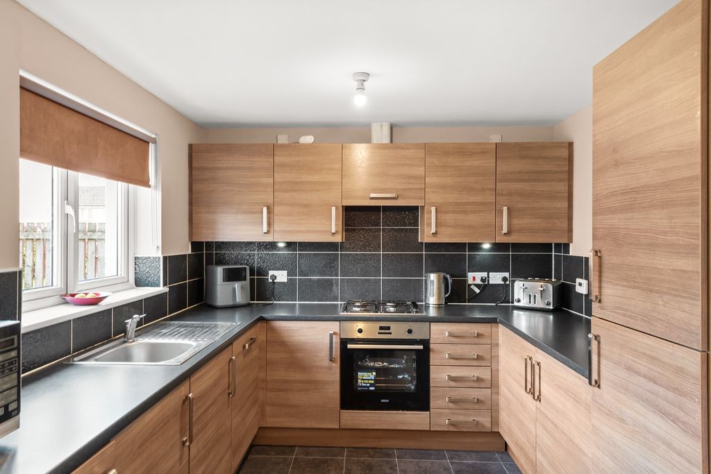 Property photo 3 of 29 5186225
