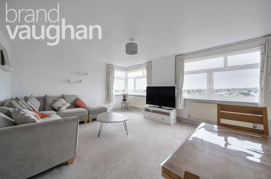Property photo 1 of 12 Living Space