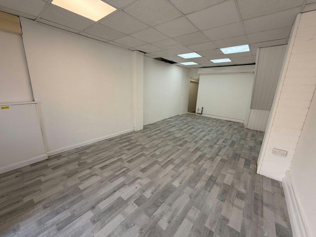 Property photo 2 of 6 5c24F921-B77F-40E6-8c99-9Be9Cbd15E7B.Jpg