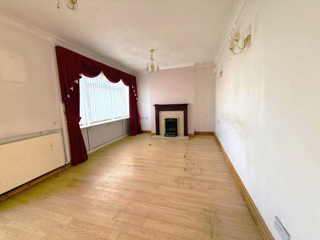 Property photo 3 of 10 4768966