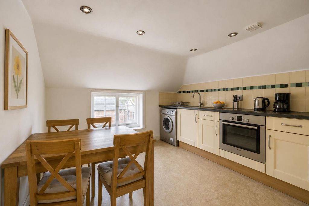 Property photo 2 of 8 Kitchen v2.Png