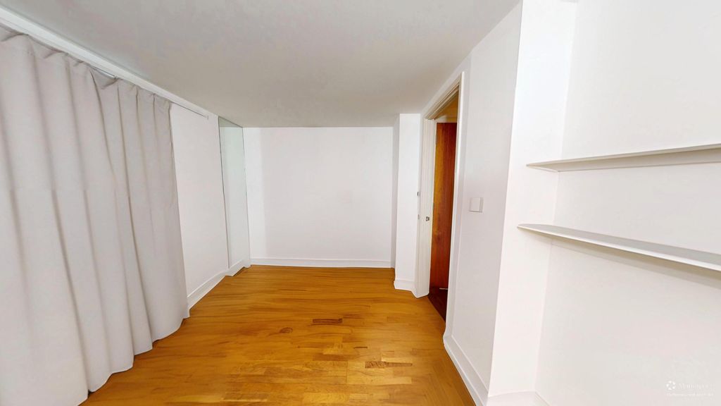 Property photo 3 of 8 Image