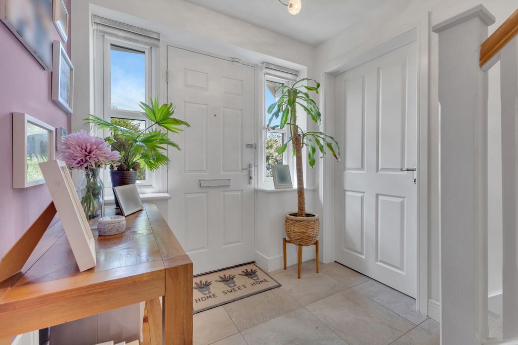 Property photo 2 of 19 Hall