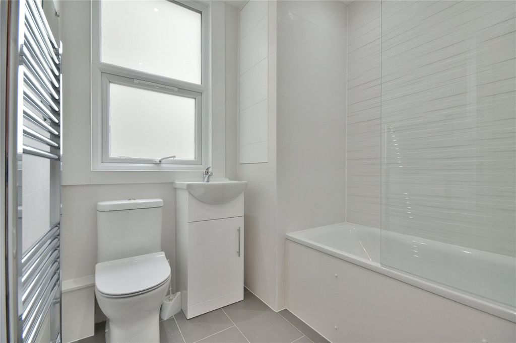 Property photo 3 of 12 Picture No. 11