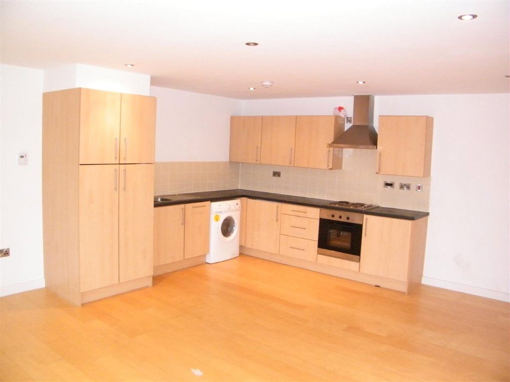 Property photo 2 of 8 Kitchen