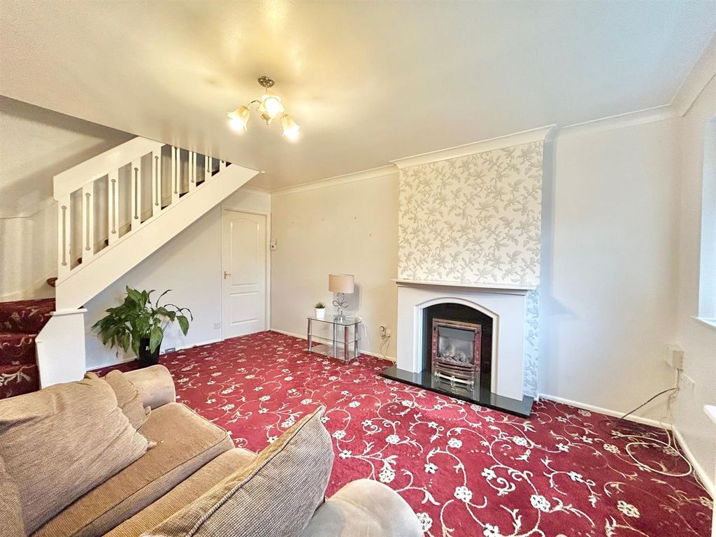 Property photo 3 of 10 Lounge 2.Jpg