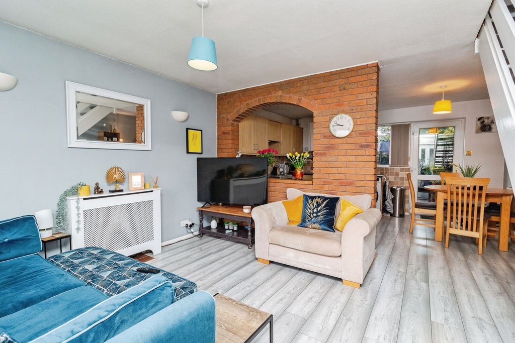 Property photo 3 of 17 Pbox-Img.Jpg