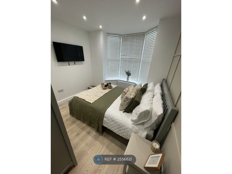 Property photo 3 of 12 Room 1