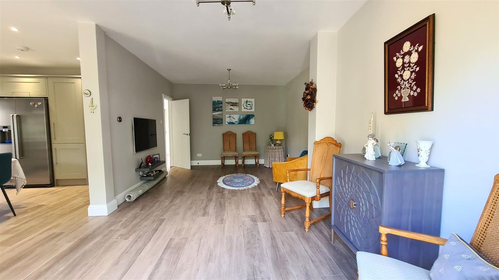 Property photo 3 of 50