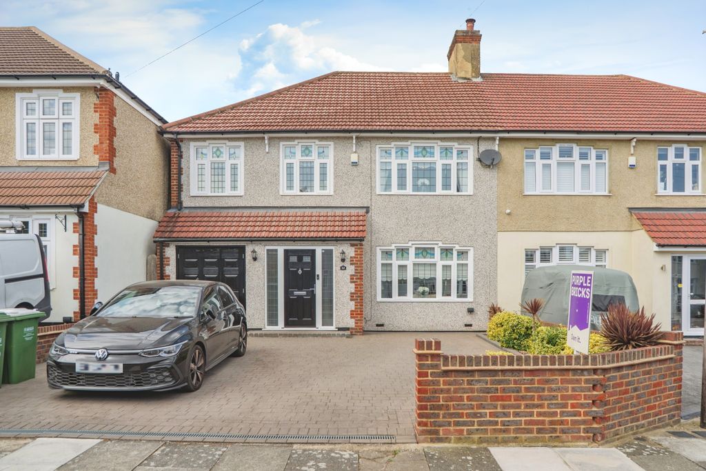 Property photo 1 of 18 Front View