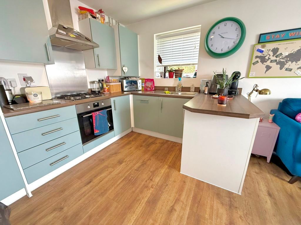 Property photo 3 of 14 Kitchen