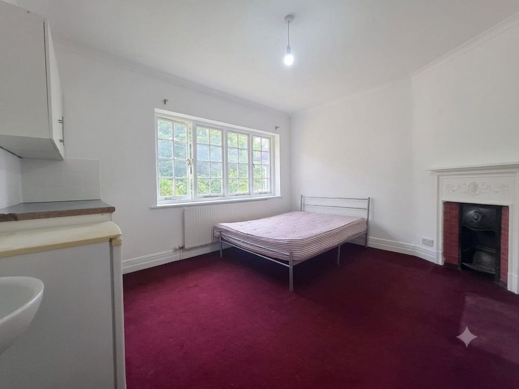 Property photo 1 of 1
