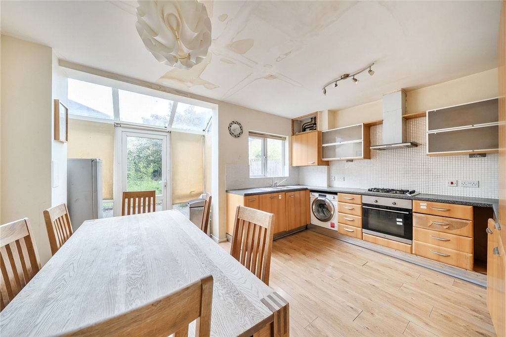 Property photo 2 of 19 Picture No. 28