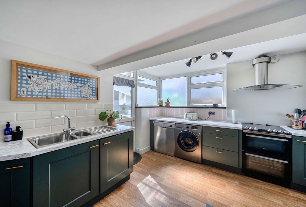 Property photo 2 of 21 1449351-15-69Eb52...