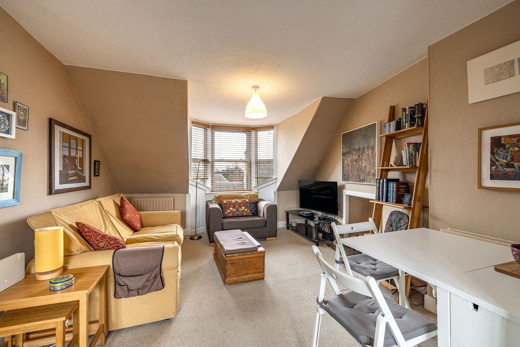 Property photo 3 of 19 Sitting Room